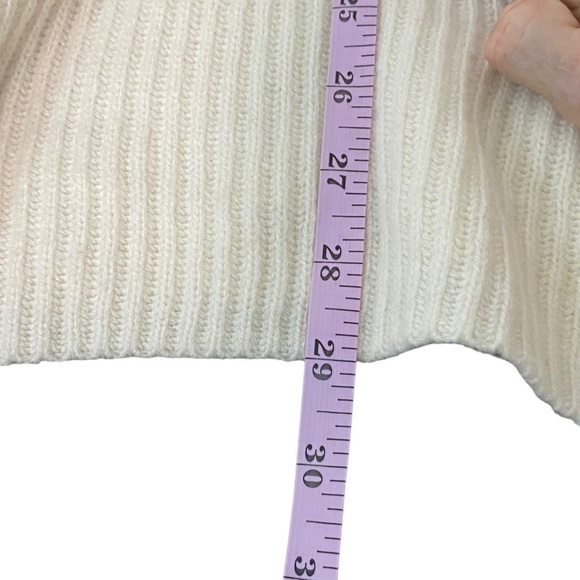 VINCE - IVORY TURTLENECK - 100% CASHMERE - FITS LIKE A MEDIUM -  B18 - Picture 6 of 8